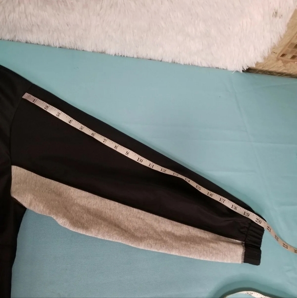 Women's black Hoodie rain jacket Size Xsmall, Small - Picture 9 of 11